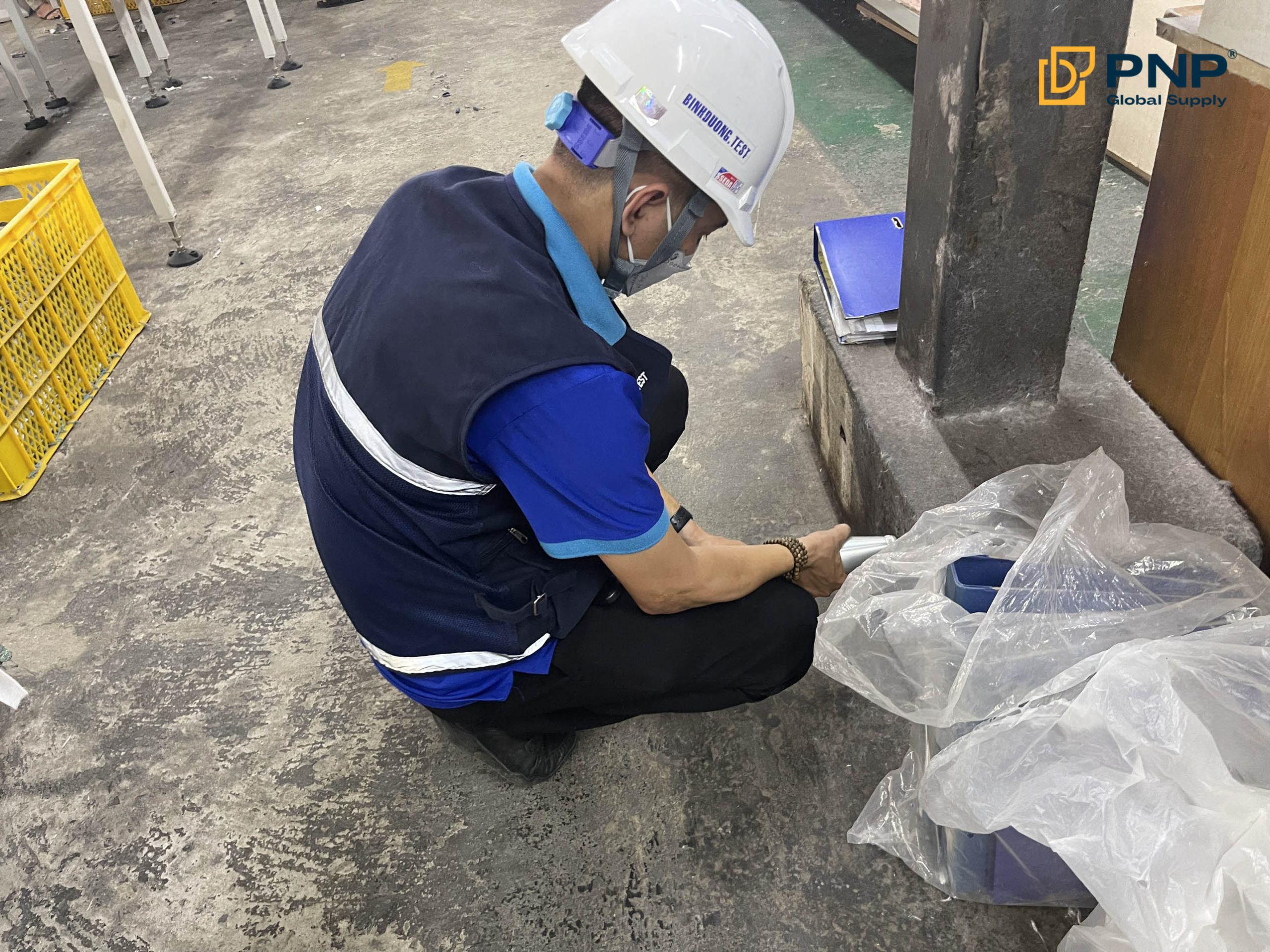 Nhân viên kiểm xưởng