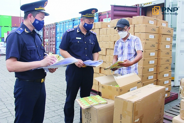 Hải quan kiểm tra